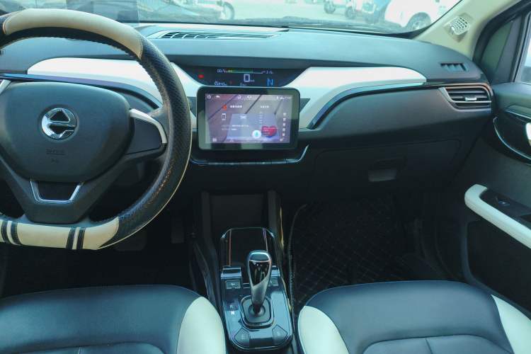 Used JMEV Ezi EV3 2019 Cool Run Edition Audio And AC Panel