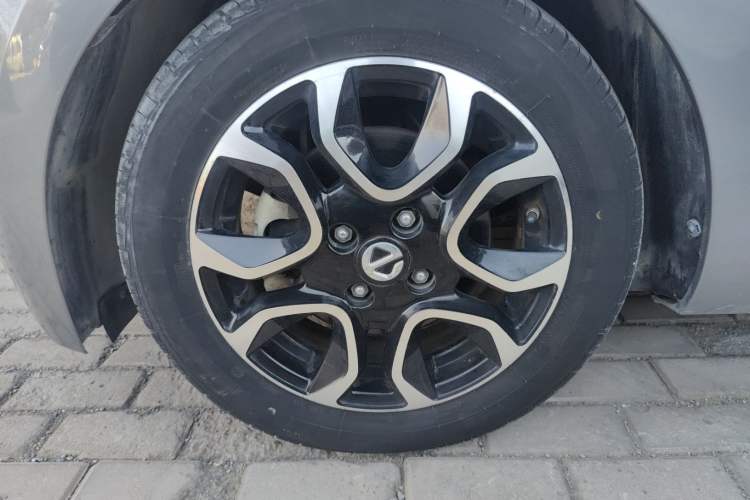 Used JMEV Ezi EV3 2019 Leading Edition Left Front Wheel Hub