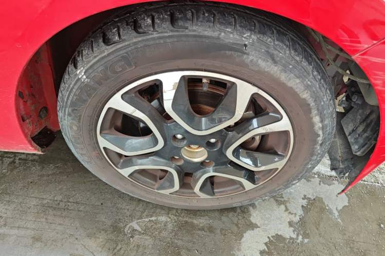 Used JMEV Ezi EV3 2019 Leading Edition Right Front Wheel Hub