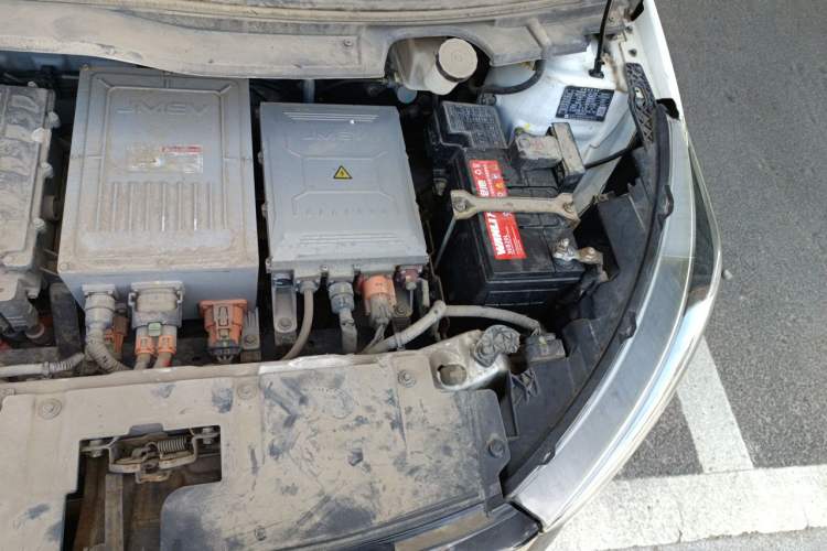 Used JMEV Ezi EV3 2019 Yuepao Version Engine Bay Left