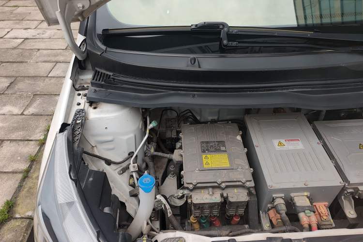Used JMEV Ezi EV3 2019 Cool Run Edition Engine Bay Right