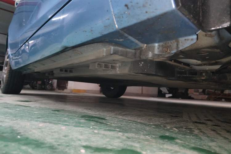 Used JMEV Ezi EV3 2021 Xiaolaidi Yuerun Model Chassis Front Right