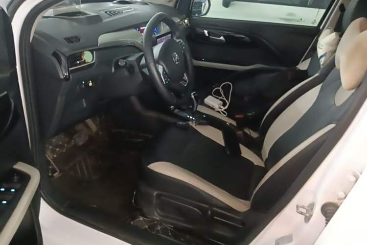 Used JMEV Ezi EV3 2021 Little Radar Cool Run Edition Left Front Seat