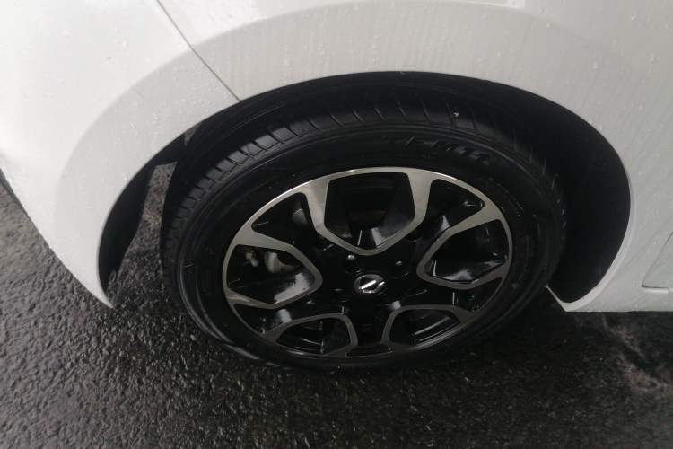 Used JMEV Ezi EV3 2021 Xiaolaidi Yuerun Model Left Front Wheel Hub