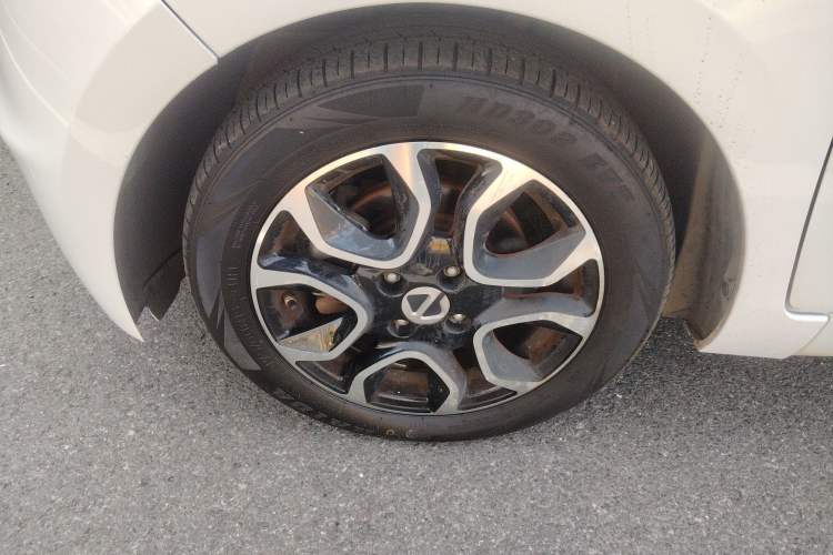 Used JMEV Ezi EV3 2021 Xiaolaidi Yuerun Model Left Front Wheel Hub