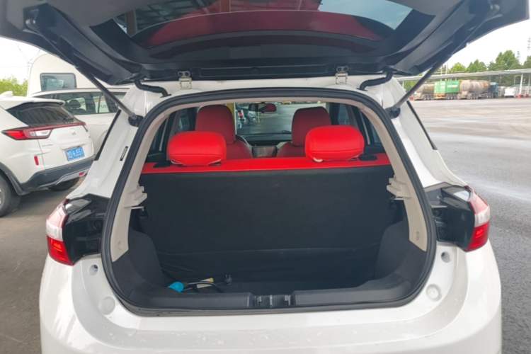 Used JMEV Ezi EV3 2021 Xiaolaidi Yuerun Model Trunk