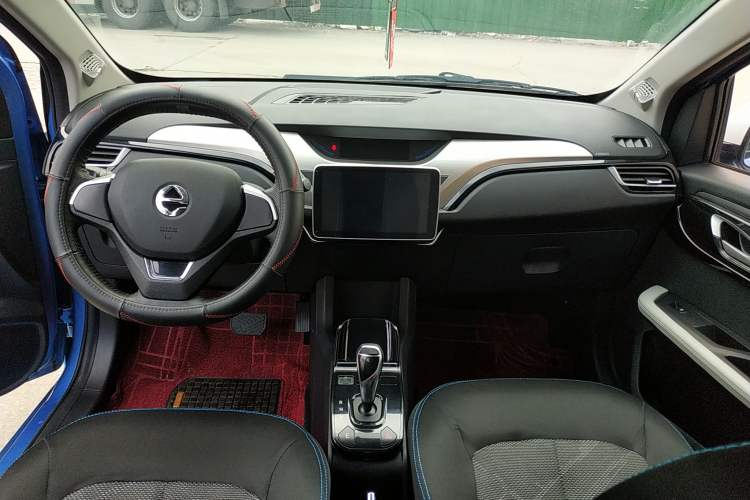 Used JMEV Ezi EV3 2022 Small Radar Yuebao Model Center Console