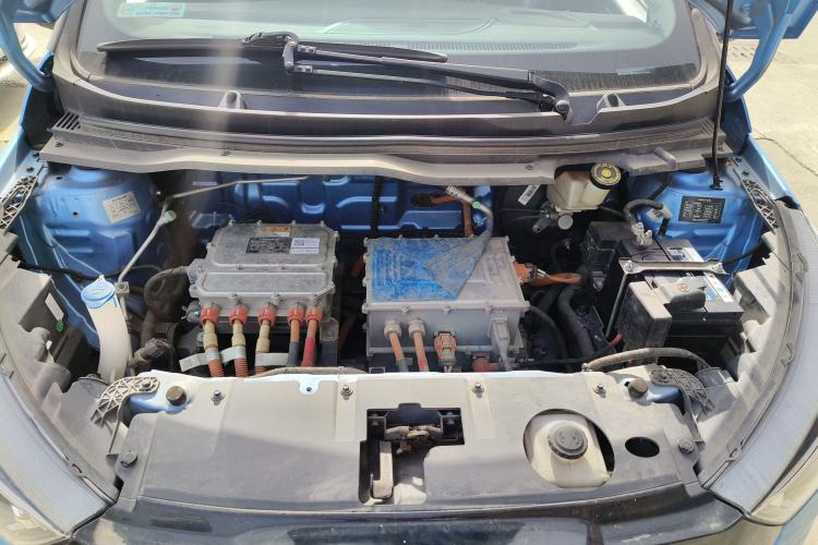 Used JMEV Ezi EV3 2022 Small Radar Yuebao Model Engine Bay