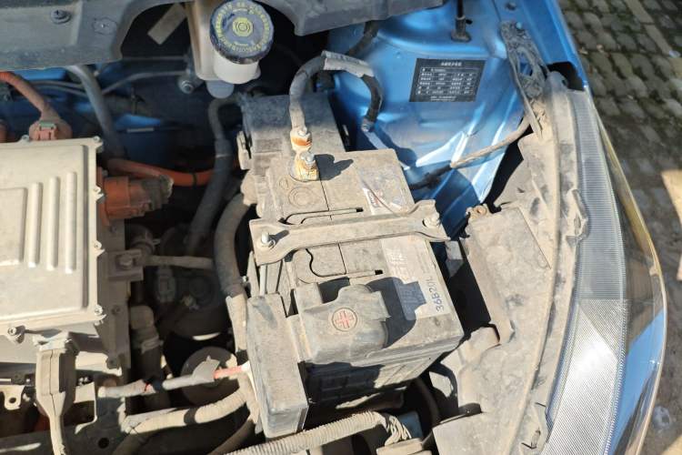 Used JMEV Ezi EV3 2022 Small Radar Yuebao Model Engine Bay Left
