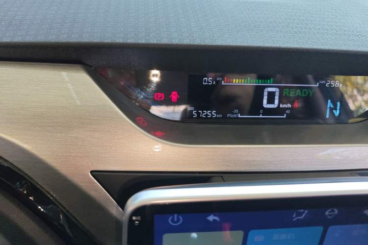 Used JMEV Ezi EV3 2022 Small Radar Yuebao Model Odometer Close Up