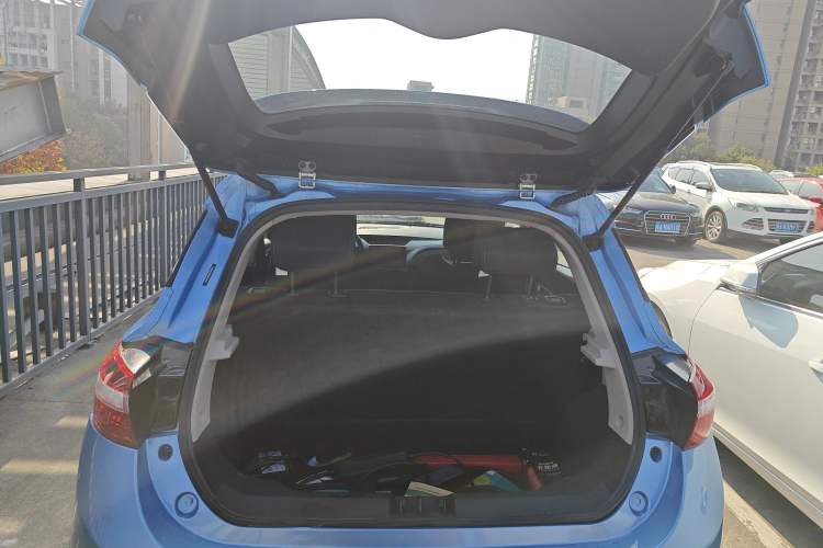 Used JMEV Ezi EV3 2022 Small Radar Yuebao Model Trunk