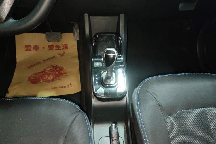 Used JMEV Ezi EV3 2022 Small Radar Yuebao Model Gear Lever