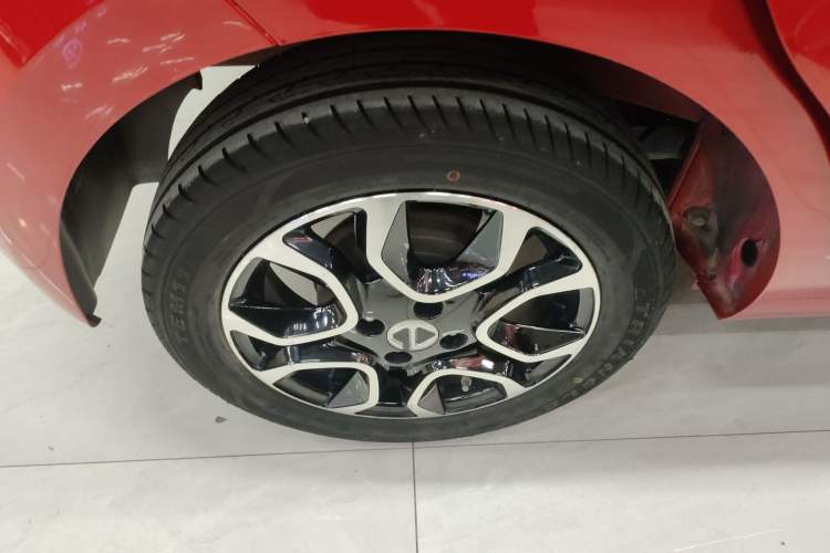 Used JMEV Ezi EV3 2022 Small Radar Yuebao Model Right Rear Wheel Hub