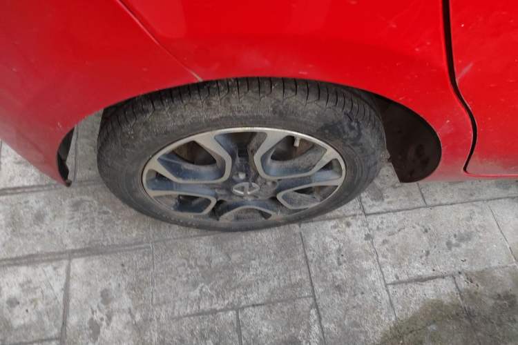 Used JMEV Ezi EV3 2022 Small Radar Yuebao Model Right Rear Wheel Hub