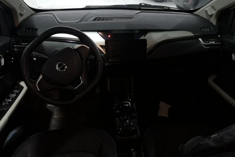 Used JMEV Ezi EV3 2022 Small Radar Yuebao Model Center Console