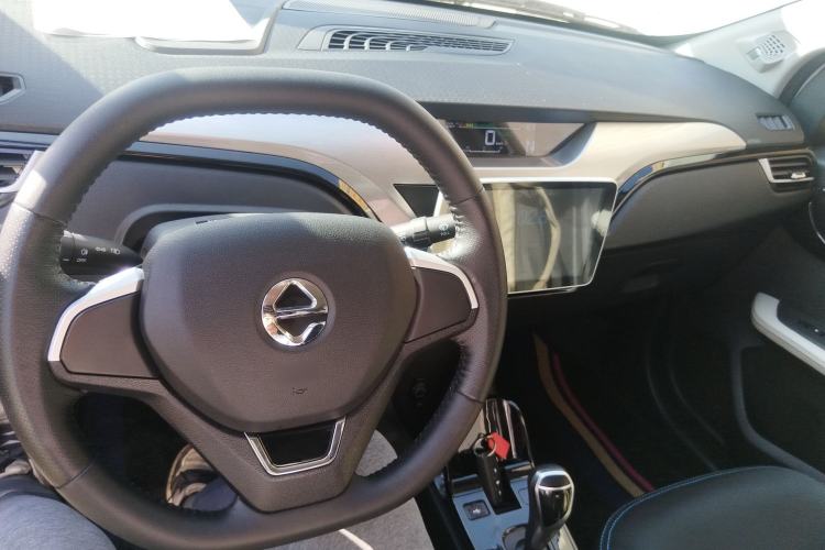Used JMEV Ezi EV3 2022 Small Radar Yuebao Model Center Console