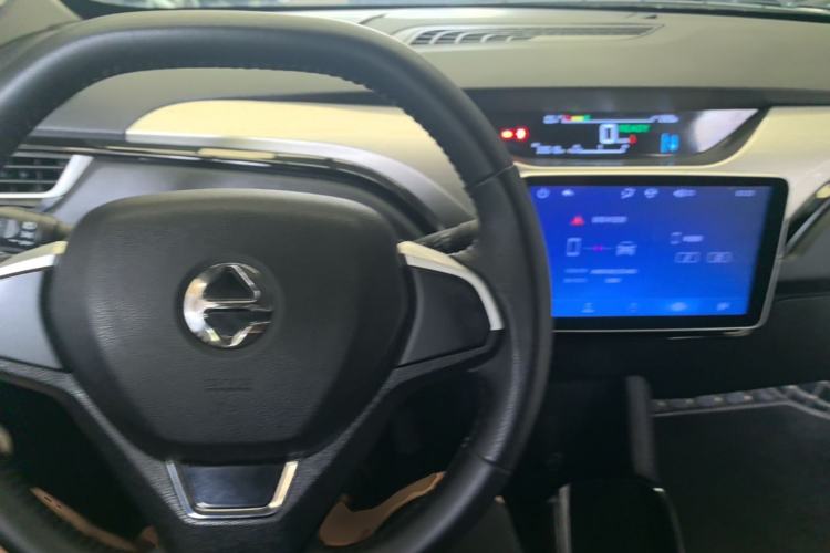 Used JMEV Ezi EV3 2022 Small Radar Yuebao Model Center Console