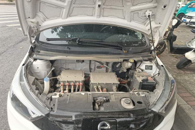 Used JMEV Ezi EV3 2022 Small Radar Yuebao Model Engine Bay
