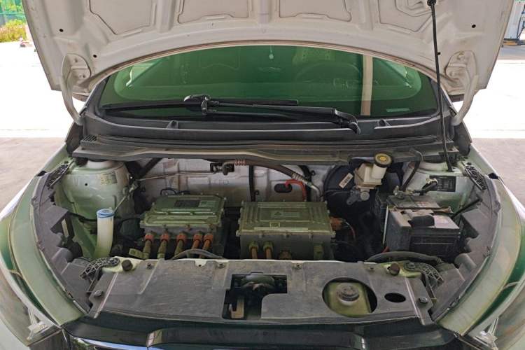 Used JMEV Ezi EV3 2022 Small Radar Yuebao Model Engine Bay