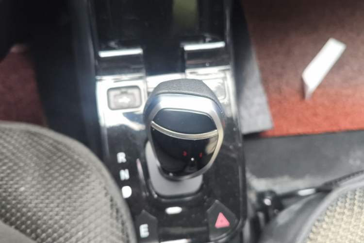 Used JMEV Ezi EV3 2022 Small Radar Yuebao Model Gear Lever