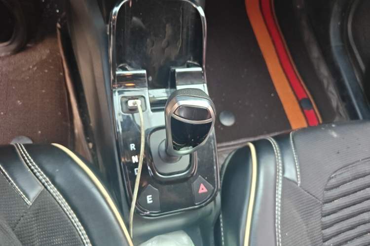 Used JMEV Ezi EV3 2022 Small Radar Yuebao Model Gear Lever