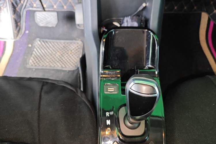 Used JMEV Ezi EV3 2022 Small Radar Yuebao Model Gear Lever