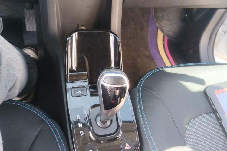 Used JMEV Ezi EV3 2022 Small Radar Yuebao Model Gear Lever