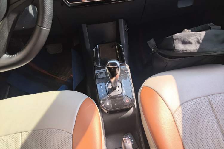 Used JMEV Ezi EV3 2022 Small Radar Yuebao Model Gear Lever