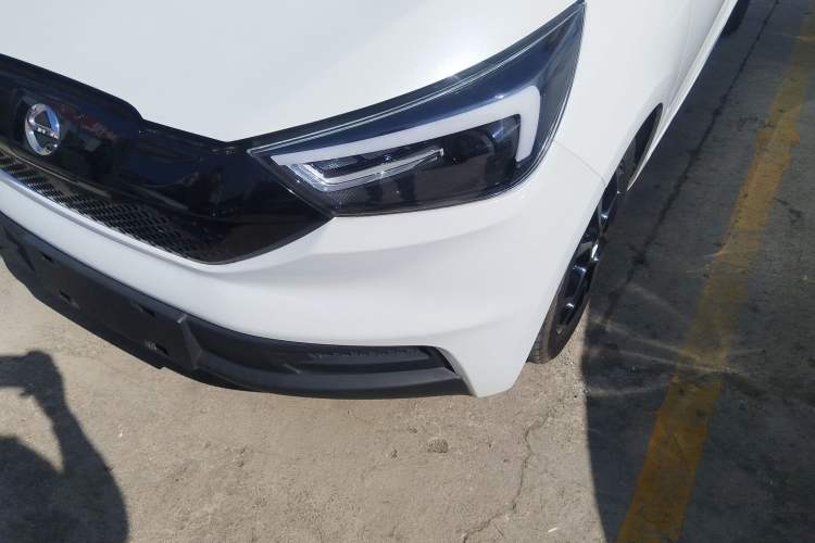 Used JMEV Ezi EV3 2022 Small Radar Yuebao Model Left Front Headlight