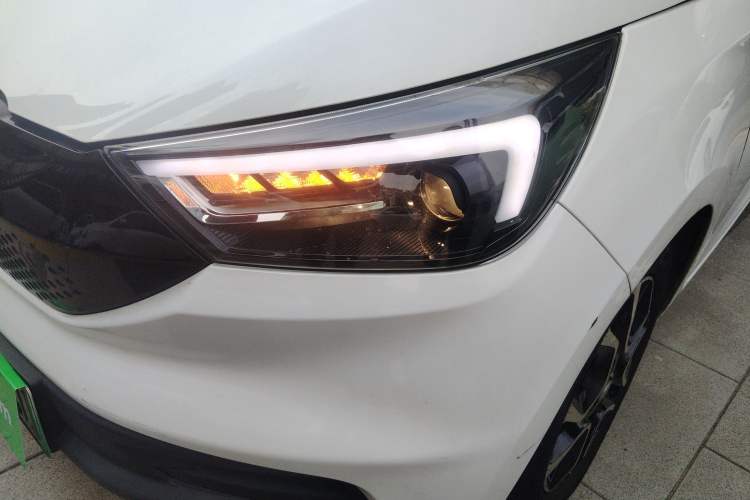 Used JMEV Ezi EV3 2022 Small Radar Yuebao Model Left Front Headlight