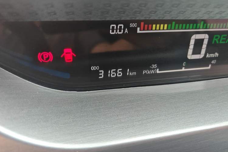 Used JMEV Ezi EV3 2022 Small Radar Yuebao Model Odometer Close Up