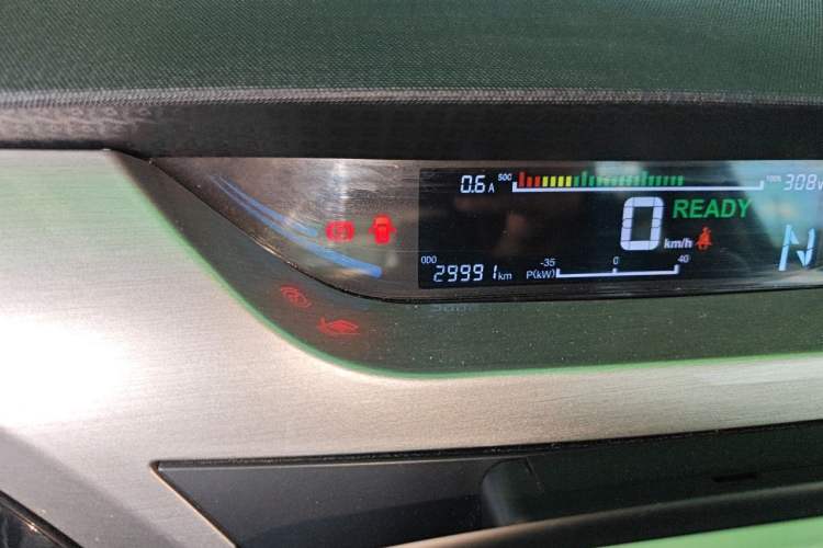 Used JMEV Ezi EV3 2022 Small Radar Yuebao Model Odometer Close Up