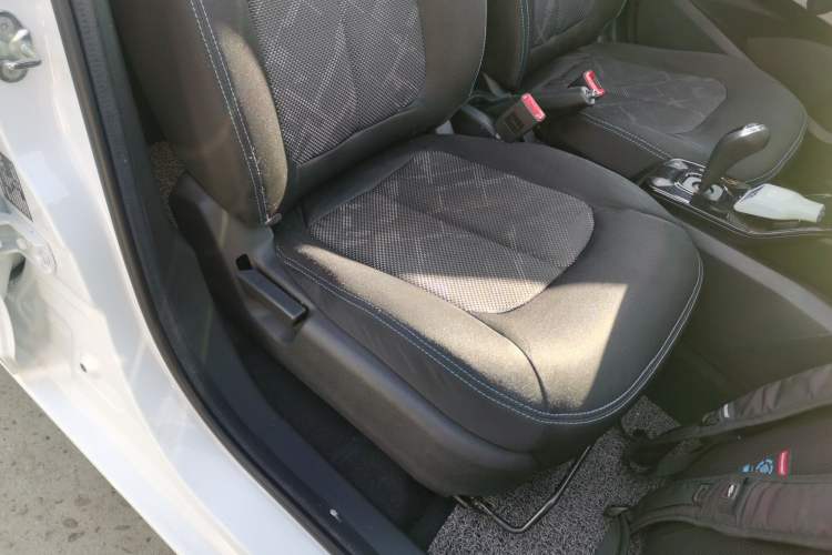 Used JMEV Ezi EV3 2022 Small Radar Yuebao Model Right Front Seat