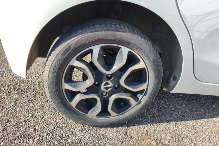 Used JMEV Ezi EV3 2022 Small Radar Yuebao Model Right Rear Wheel Hub