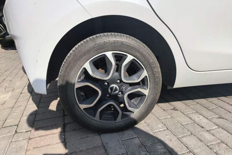 Used JMEV Ezi EV3 2022 Small Radar Yuebao Model Right Rear Wheel Hub