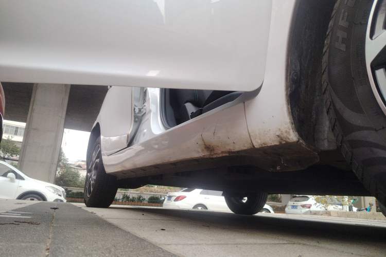 Used JMEV Ezi EV3 2022 Small Radar Yuebao Model Right Side Sill