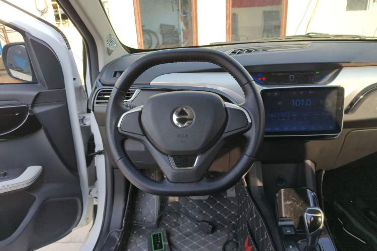 Used JMEV Ezi EV3 2022 Small Radar Yuebao Model Steering Wheel