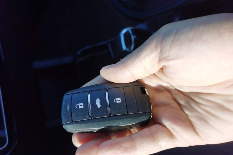Used JMEV Ezi EV3 2022 Small Radar Yuebao Model Vehicle Key