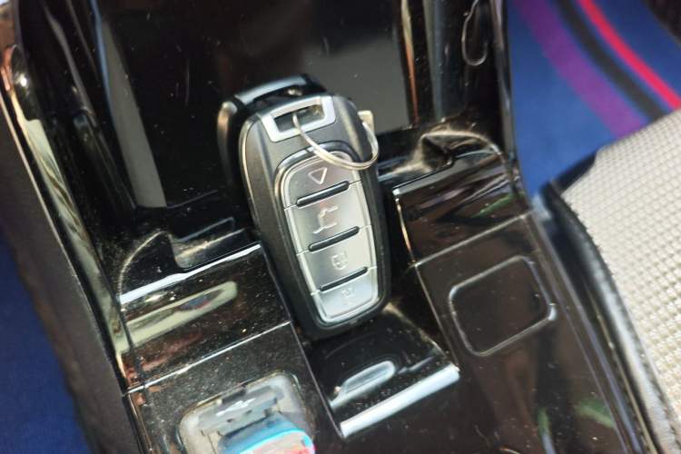 Used JMEV Ezi EV3 2022 Small Radar Yuebao Model Vehicle Key