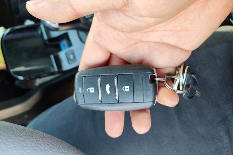 Used JMEV Ezi EV3 2022 Small Radar Yuebao Model Vehicle Key