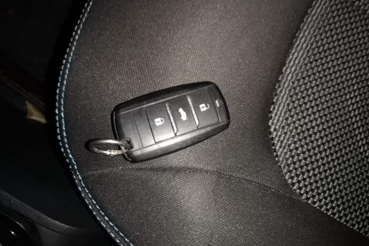 Used JMEV Ezi EV3 2022 Small Radar Yuebao Model Vehicle Key