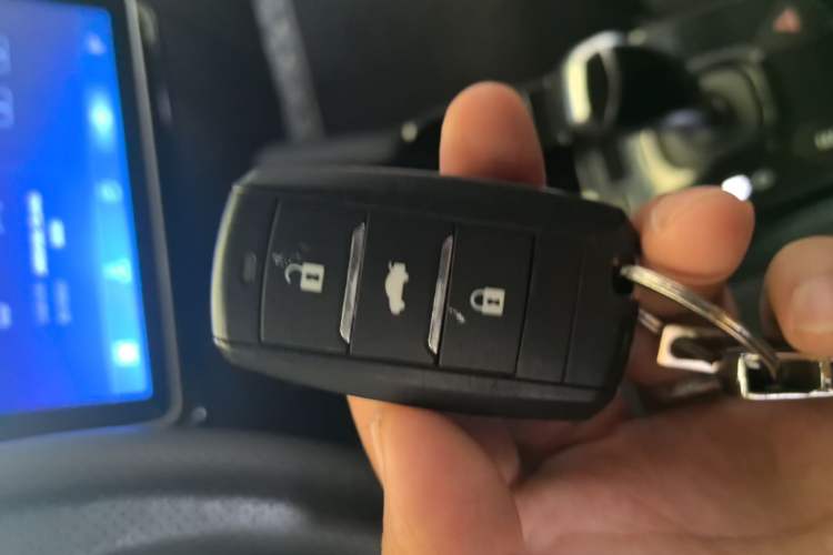 Used JMEV Ezi EV3 2022 Small Radar Yuebao Model Vehicle Key