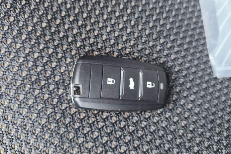 Used JMEV Ezi EV3 2022 Small Radar Yuebao Model Vehicle Key
