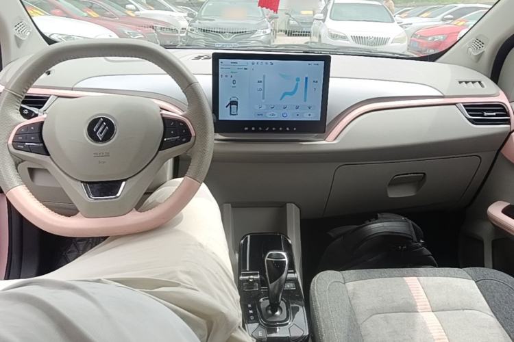 Used JMEV Ezi EV3 2023 Youth Edition 320KM Luxury Model Center Console