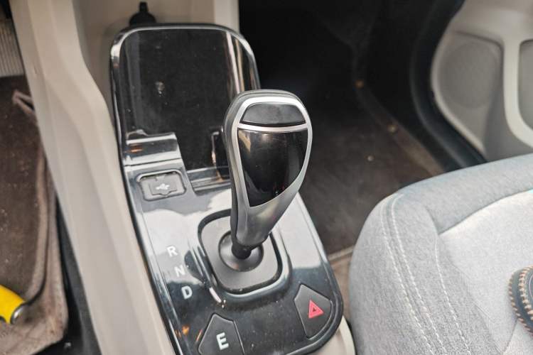Used JMEV Ezi EV3 2023 Youth Edition 320KM Comfort Model Gear Lever