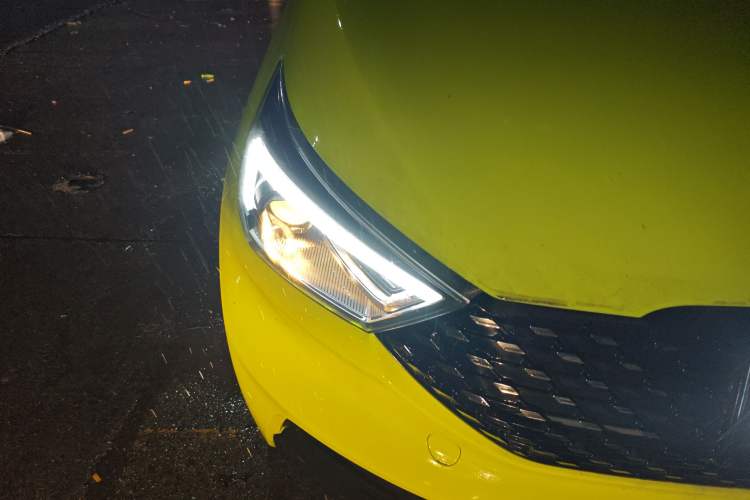 Used JMEV Ezi EV3 2023 Youth Edition 320KM Comfort Model Right Front Headlight