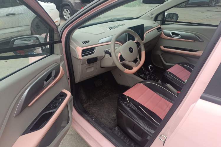 Used JMEV Ezi EV3 2023 Youth Edition 320KM Luxury Model Interior 2