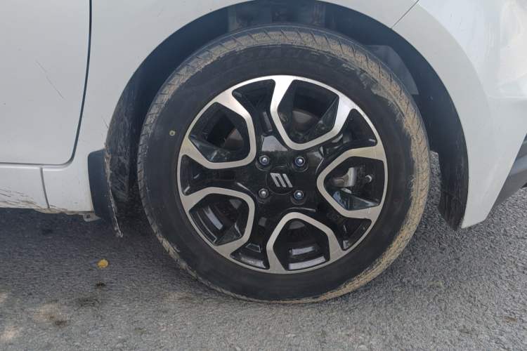 Used JMEV Ezi EV3 2023 Youth Edition 251KM Comfort Model Left Front Wheel Hub