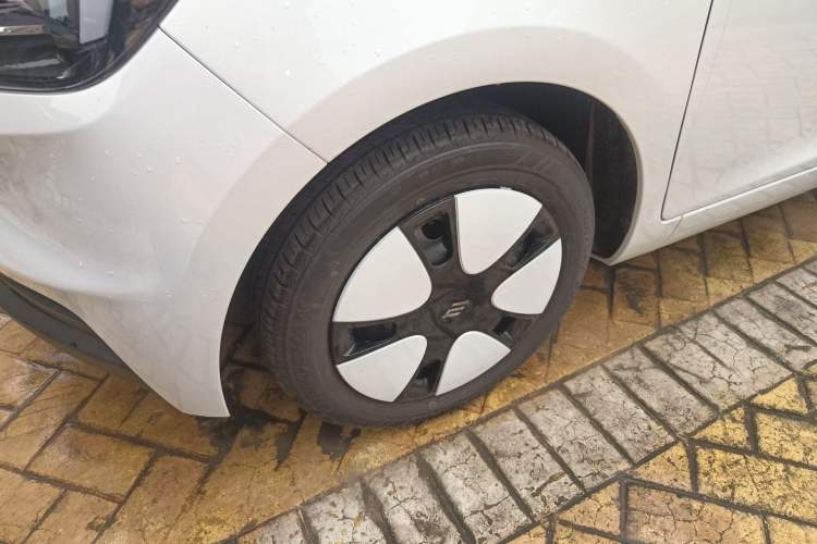 Used JMEV Ezi EV3 2023 Youth Edition 320KM Comfort Model Left Front Wheel Hub