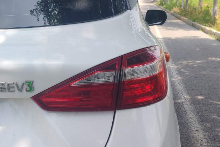 Used JMEV Ezi EV3 2023 Youth Edition 251KM Comfort Model Right Rear Taillight